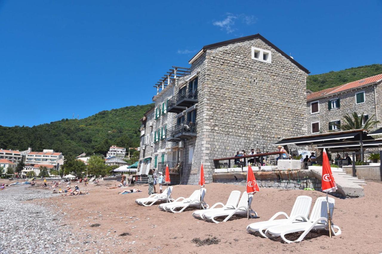 Beach House Petrovac ภายนอก รูปภาพ